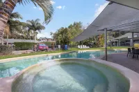 Beaches on Lammermoor Apartments - Pools