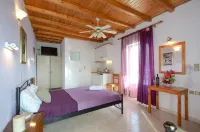 Panormos Hotel and Studios