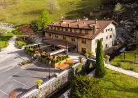 Logis Hotel Restaurante la Casa de Juansabeli Hotels in Ortiguero