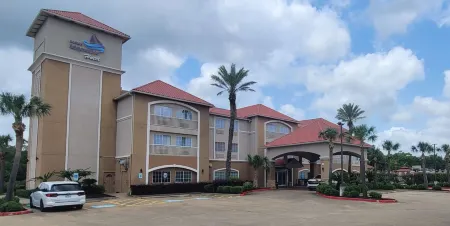 Kemah Edgewater Hotel, SureStay Collection by Best Western Отели в г. Сибрук