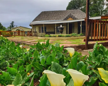 Gooderson Leisure Mountain View Cottages Self Catering Resort アンダーバーグのホテル