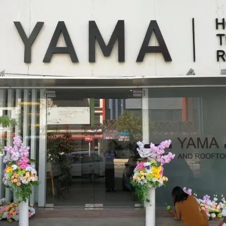 Yama Hotel & Rooftop Bar