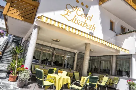 Hotel Elisabeth Отели в г. Chienes