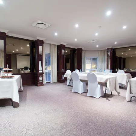Albany Hotel