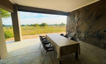 Mongena Private Game Lodge