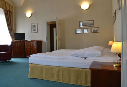 아달베르트 에코호텔