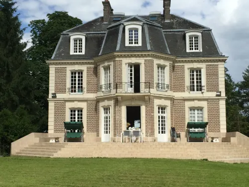 Château d'Avesnes - le Castelet Hotel a Escames
