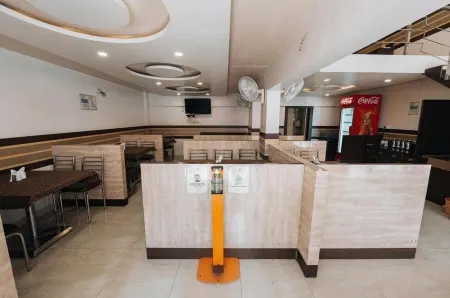 Hotel Krushna Inn Отели в г. Бхилмал