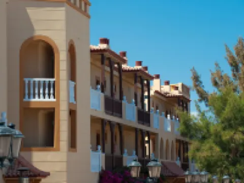 エルバ ルシア スポーツ & スイート ホテル マクソラタのホテル