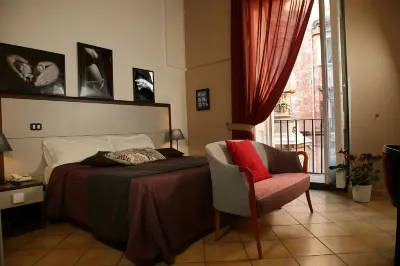 Caravaggio Hotel Hotel in zona Cappella del Monte dei Poveri