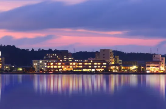 松江しんじ湖温泉 夕景湖畔 すいてんかく のホテル