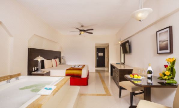 Crown Paradise Club Cancun - All Inclusive