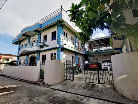 Den Den Guesthouse Отели рядом с достопримечательностью «Вальюган Боулдер Бич»