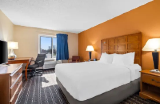 เดย์สอินน์ บายวินด์แฮม แบล็ค ริเวอร์ฟอลส์ ไอ-94 ออน เอทีวี เทรล