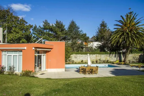 Liiiving in Porto | Oporto Garden Pool House