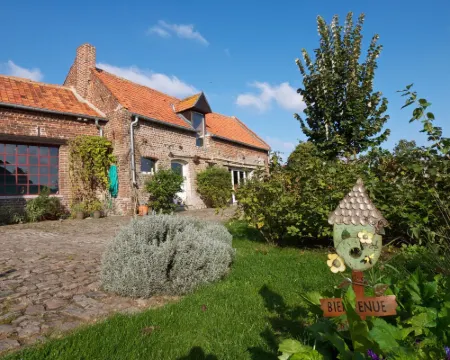 Chambres d'hôtes - La ferme de l'Ostrevent Hôtels à : Estrées