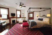 Louisville Bourbon Inn - balcony