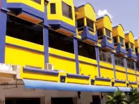水瓶座桑拿旅館-限男同志 芭東天堂鳥區（Paradise Complex Patong）附近的飯店