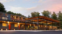 Rhode's Motor Lodge Hotels near Children's Playhouse