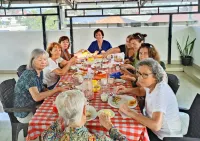 The Waves by the Beach Inn - sarapan