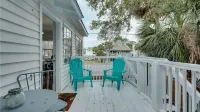 Flamingle in Fuchsia- Whole House- Walk to Beach! - Pet friendly