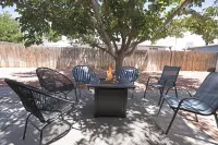 3 Bedroom With Stunning Yard Close to Horseshoe. 홀스슈 벤드 주변 호텔