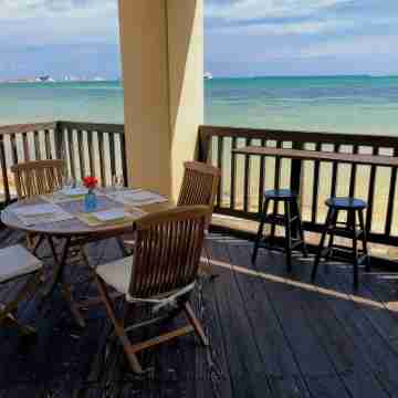 Pontoon Dining/Meeting Rooms