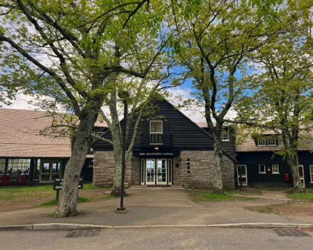 บิ๊กมีโดวส์ลอดจ์ โรงแรมในPage County