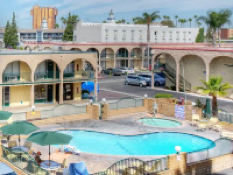 キングス イン アナハイム アット ザ パーク & コンベンション センター アナハイムのホテル