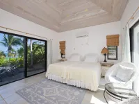 Tropical Hideaway: Charming Cottage Near Pink Sands Beach Các khách sạn ở 