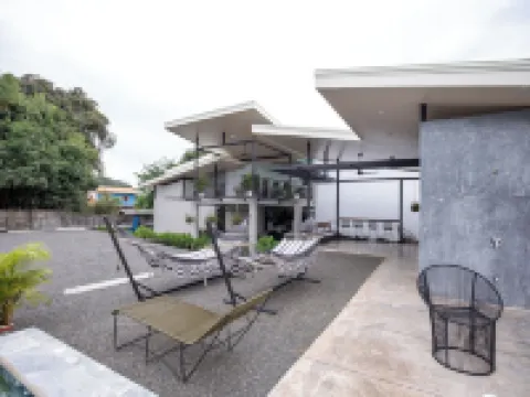 Nomad Living CR Hotels in Tarcoles