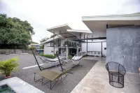 Nomad Living CR Hotels in Tárcoles