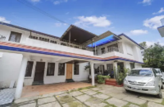 3BHK with Pool - Dream Habitat by Universe Villas
