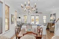 Seagrove Gardens Mins to the Beach Santa Rosa Retreat w A Design