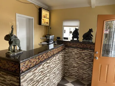 The Palace Inn Отели рядом с достопримечательностью «Port Hueneme Historical Society Museum»