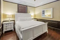 Bananas Foster Guesthouse - Bungalows