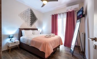 Charming 2BR retreat near market & beach