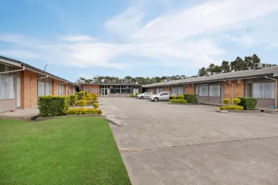Gateshead Tavern & Motel Hotels near Gardenia Cafe