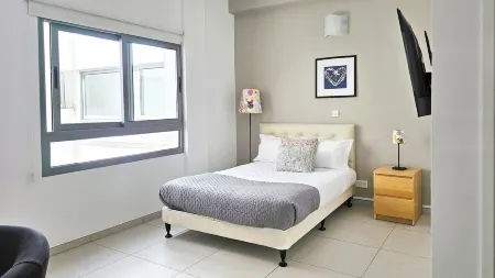 Phaedrus Living Ledras Residences 104 Отели рядом с достопримечательностью «Кипрский университет»