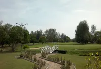 Laman Kurnia Holiday House Hotels in Sering