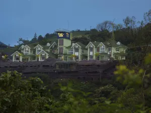 Foggy Knolls Resort
