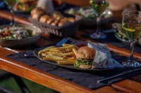Karaoz Sapphire Bungalows - breakfast