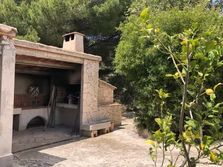 Wonderful and quiet Mallorcan finca in an incomparable setting Отели рядом с достопримечательностью «Castillo de Santueri»