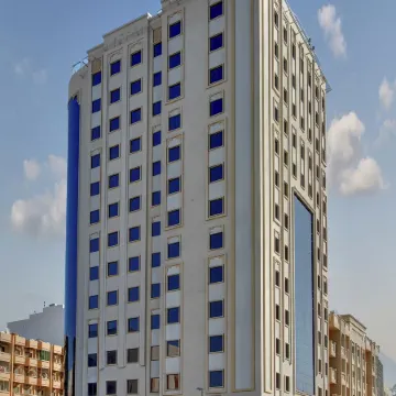 Wescott Hotel Отели рядом с достопримечательностью «Рынок Мина-базар»