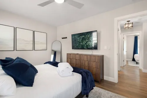 Game Day HQ! 3 Level 5Br Townhome for 10 --> 5 Min Drive to Notre Dame Events