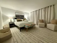 Luxurious Summer Oasis: WaterPark, Hike, Golf & fine Dining, Ultimate Relaxation
