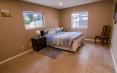 Charming 2-bedroom house with AC, WiFi in lovely Deltona