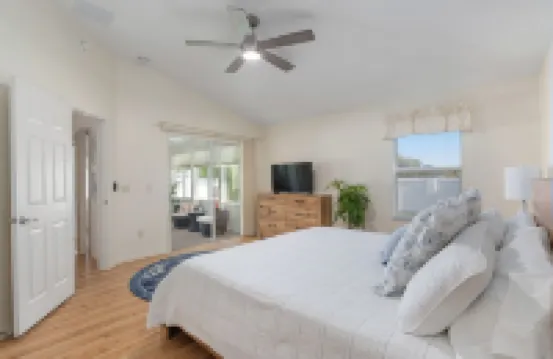 The Villages Courtyard Villa – Private Yard, Golf Cart Included, Pools Nearby