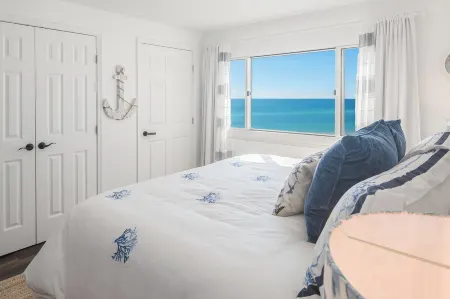 NEWLY renovated 2 BR, 2 BA TOP Floor, Beachfront Condo...Gated Community