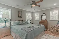 Midterm / Pet Friendly / Back Yard / Close to Square / Free Parking / WiFi / BBQ Hotel a Granbury